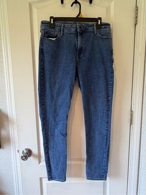 Old Navy Women's Skinny Jeans in Blue Denim